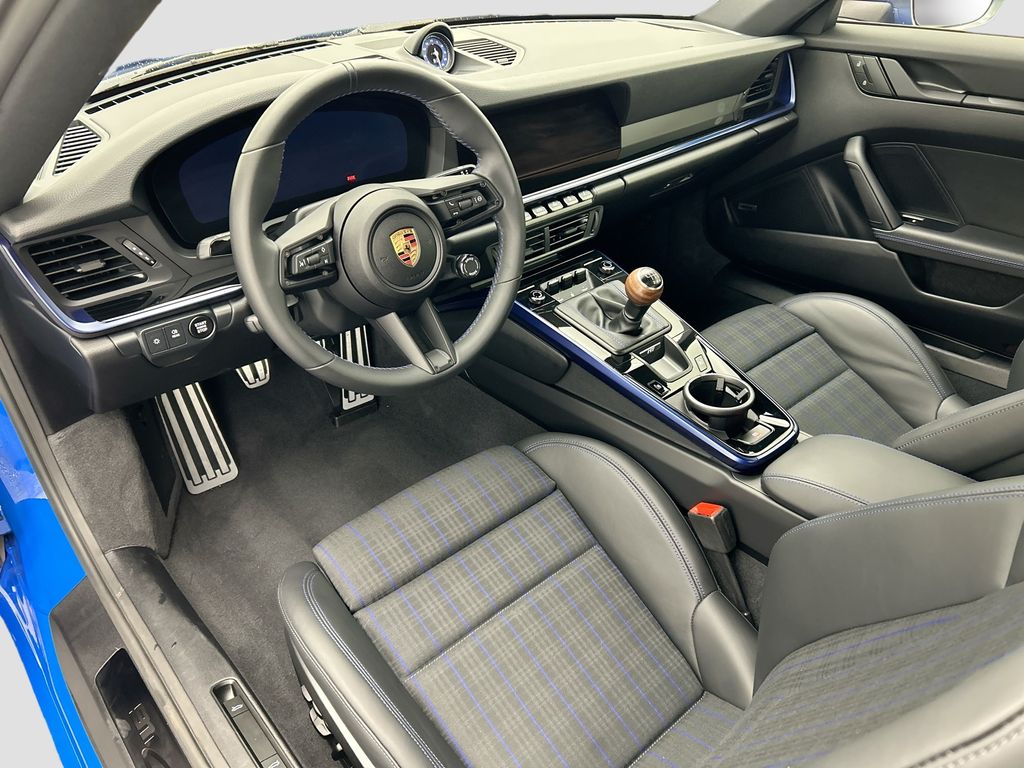 Thumbnail: 2025 Porsche 911 - 9