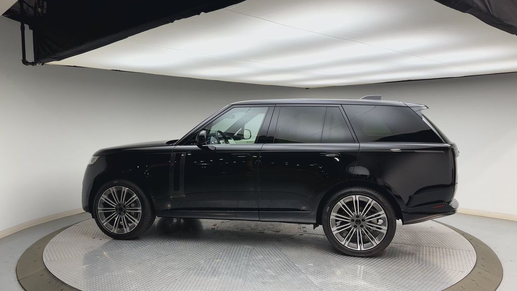Thumbnail: 2026 Land Rover Range Rover - 5