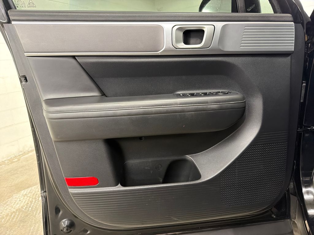Certified Used 2024 Black Hyundai SEL image 16