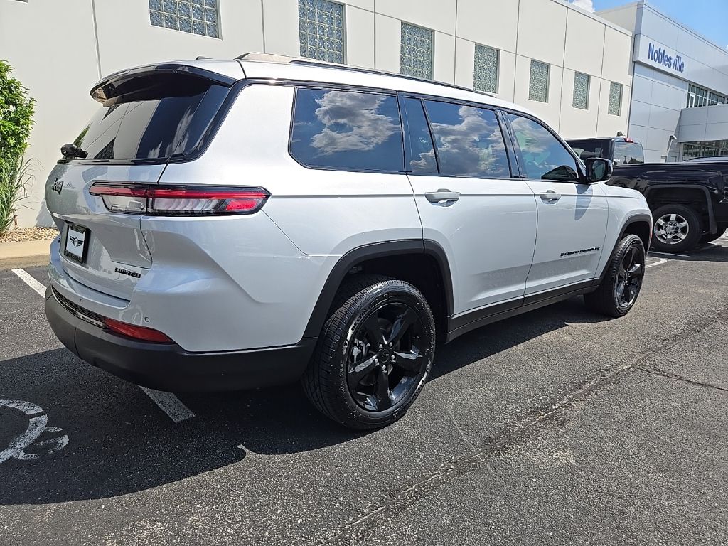 Thumbnail: 2024 Jeep Grand Cherokee L - 8