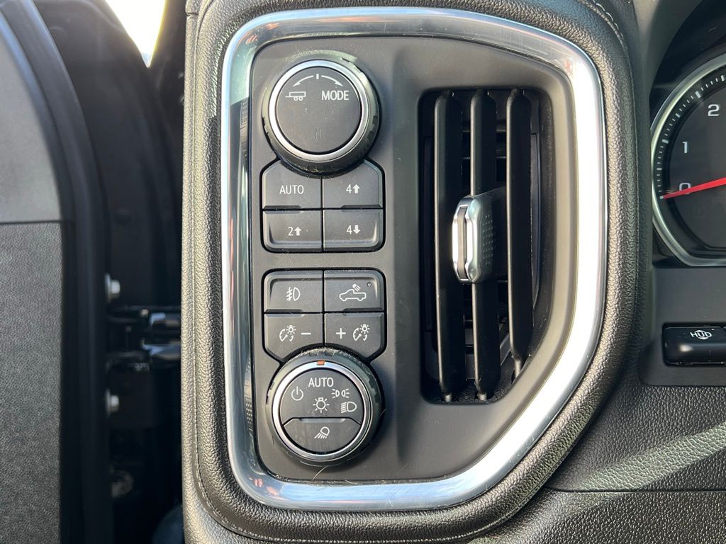 Thumbnail: 2023 Chevrolet Silverado 2500 - 26