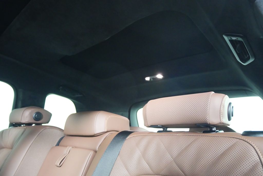 Thumbnail: 2026 BMW X7 - 16