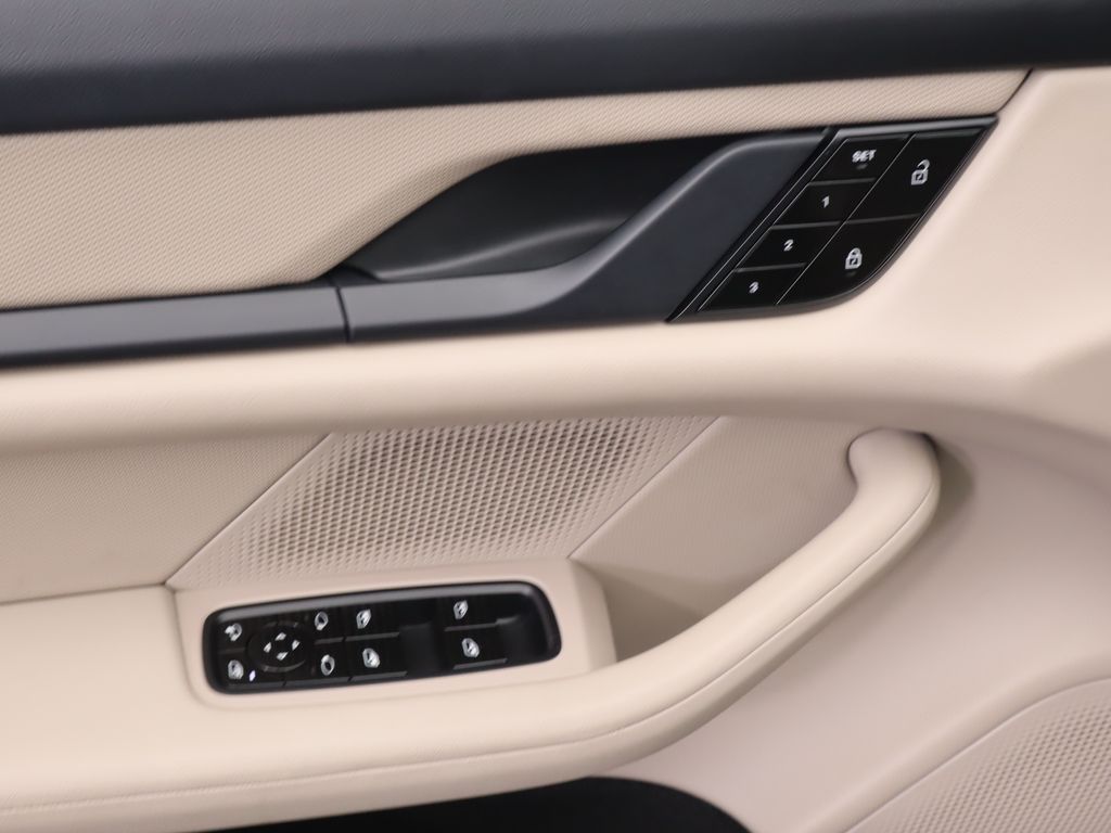 Thumbnail: 2021 Porsche Taycan - 24