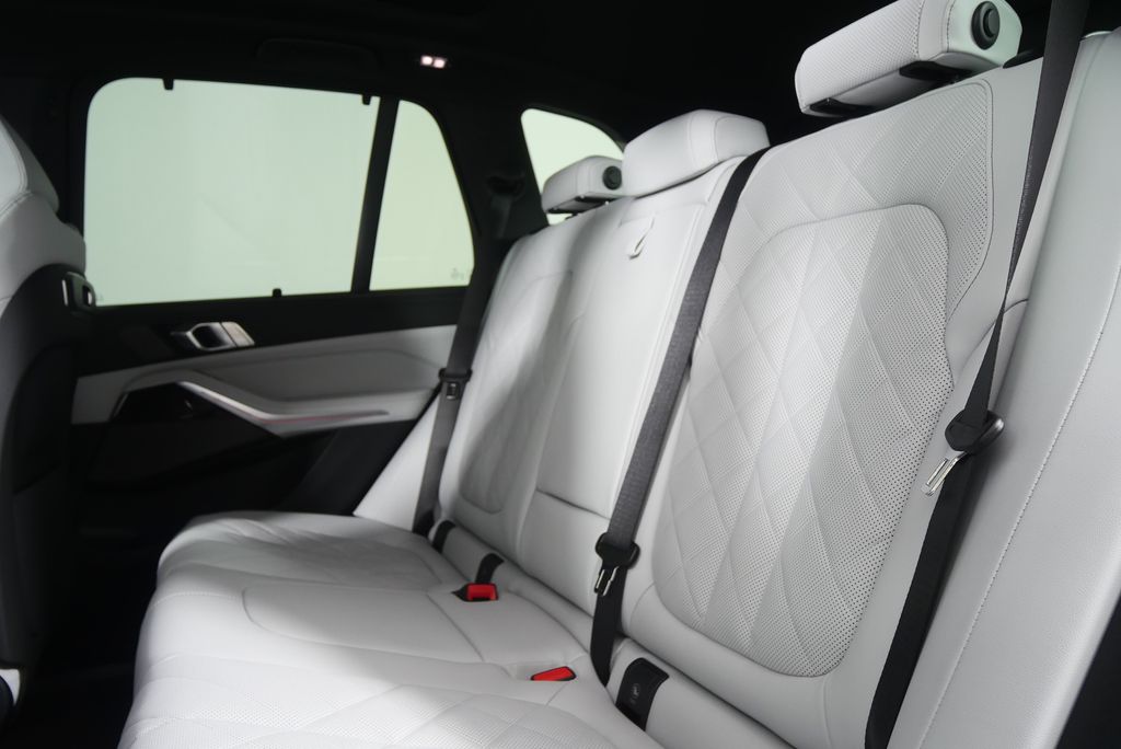 Thumbnail: 2026 BMW X5 - 16