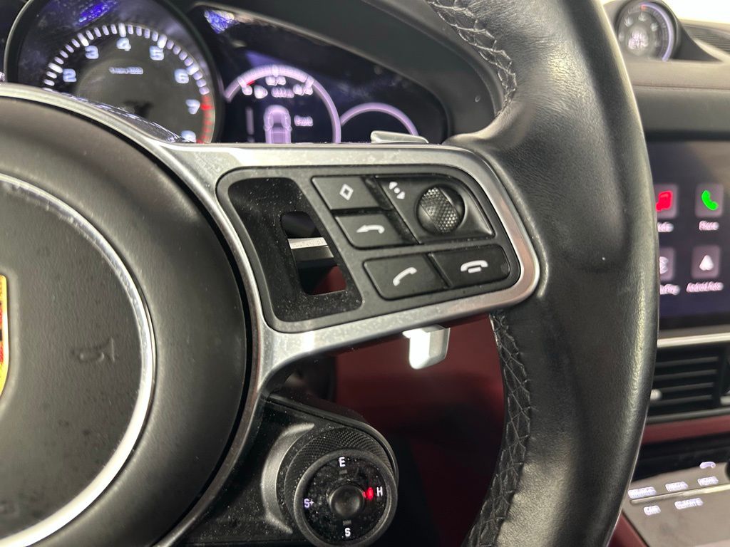 Thumbnail: 2022 Porsche Cayenne - 17