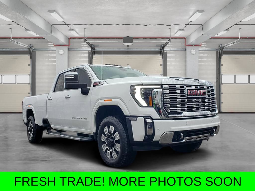 2025 GMC Sierra 3500HD Denali Crew Cab 4WD