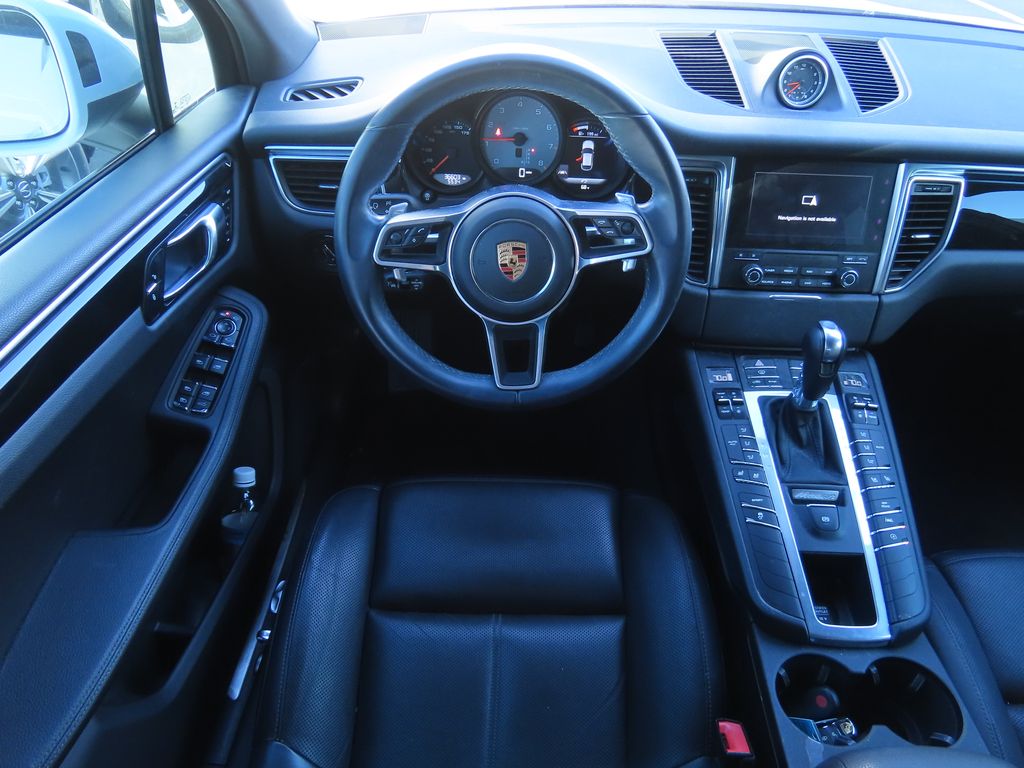 Thumbnail: 2018 Porsche Macan - 5