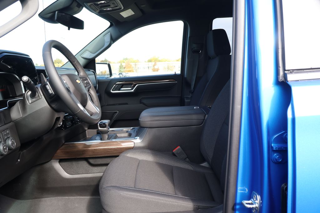 Thumbnail: 2026 Chevrolet Silverado 1500 - 14