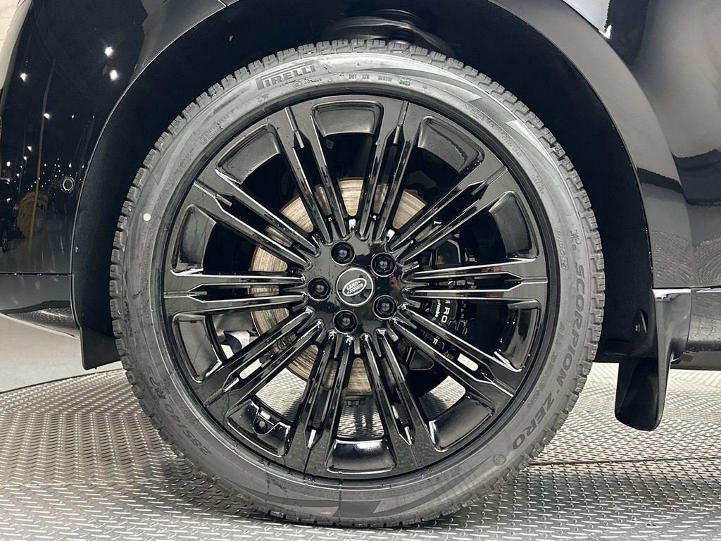 Thumbnail: 2023 Land Rover Range Rover - 10