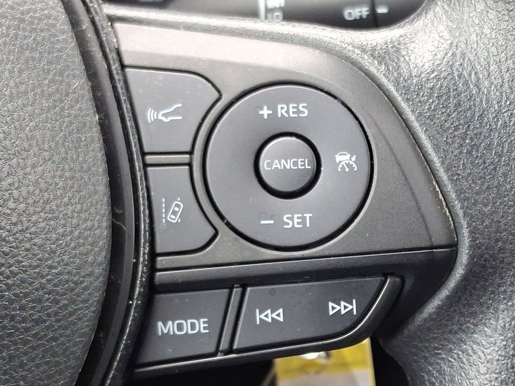 2021 Toyota RAV4 LE 21