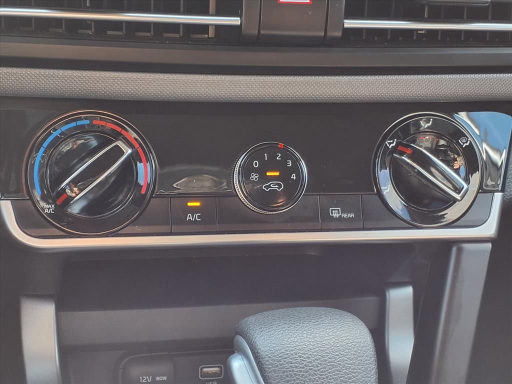 2022 Kia Seltos LX White at Shottenkirk Kia Fort Bend