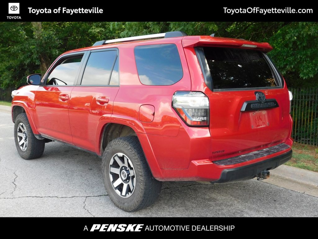 Thumbnail: 2015 Toyota 4Runner - 3