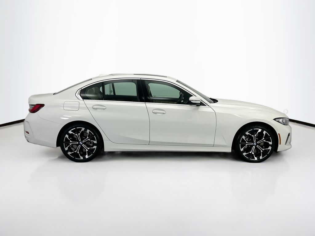 Thumbnail: 2025 BMW 3 Series - 4