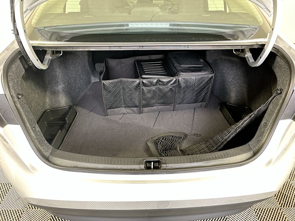 Thumbnail: 2025 Toyota Corolla - 25