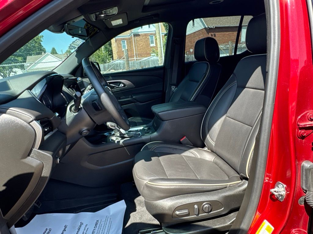 Used 2023 Chevrolet Traverse SUV