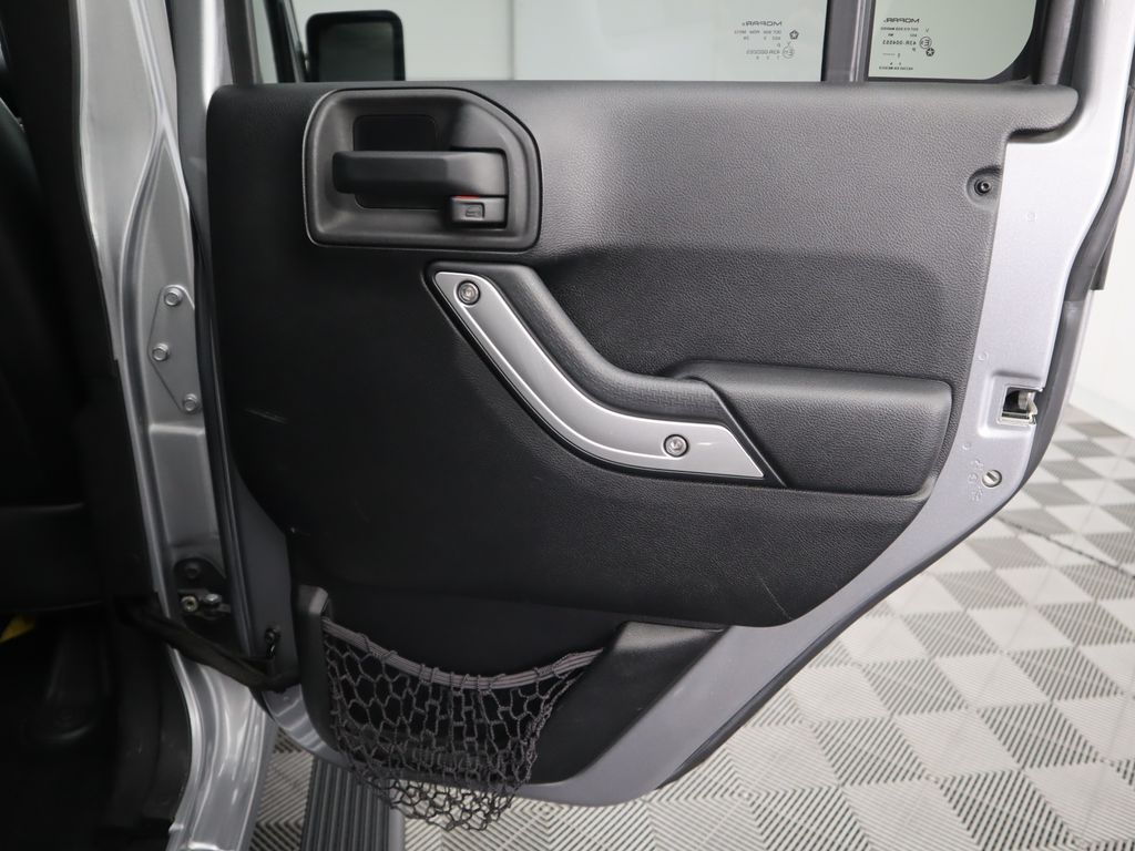 Thumbnail: 2015 Jeep Wrangler - 28