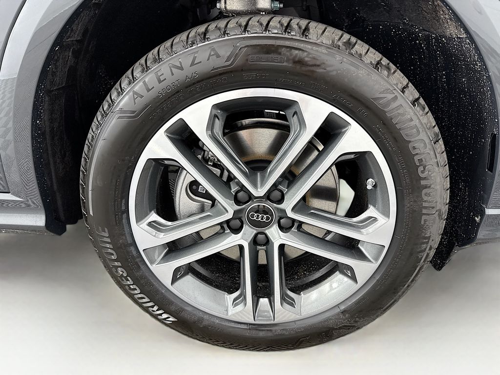 Thumbnail: 2025 Audi Q5 - 32