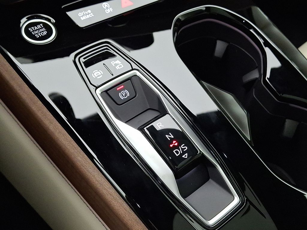 Thumbnail: 2025 Audi A5 - 10