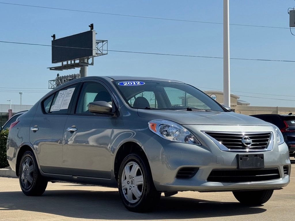 2012 Nissan Versa 1.6 SV - 7