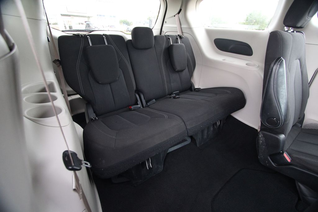 Used 2022 Chrysler Voyager Van