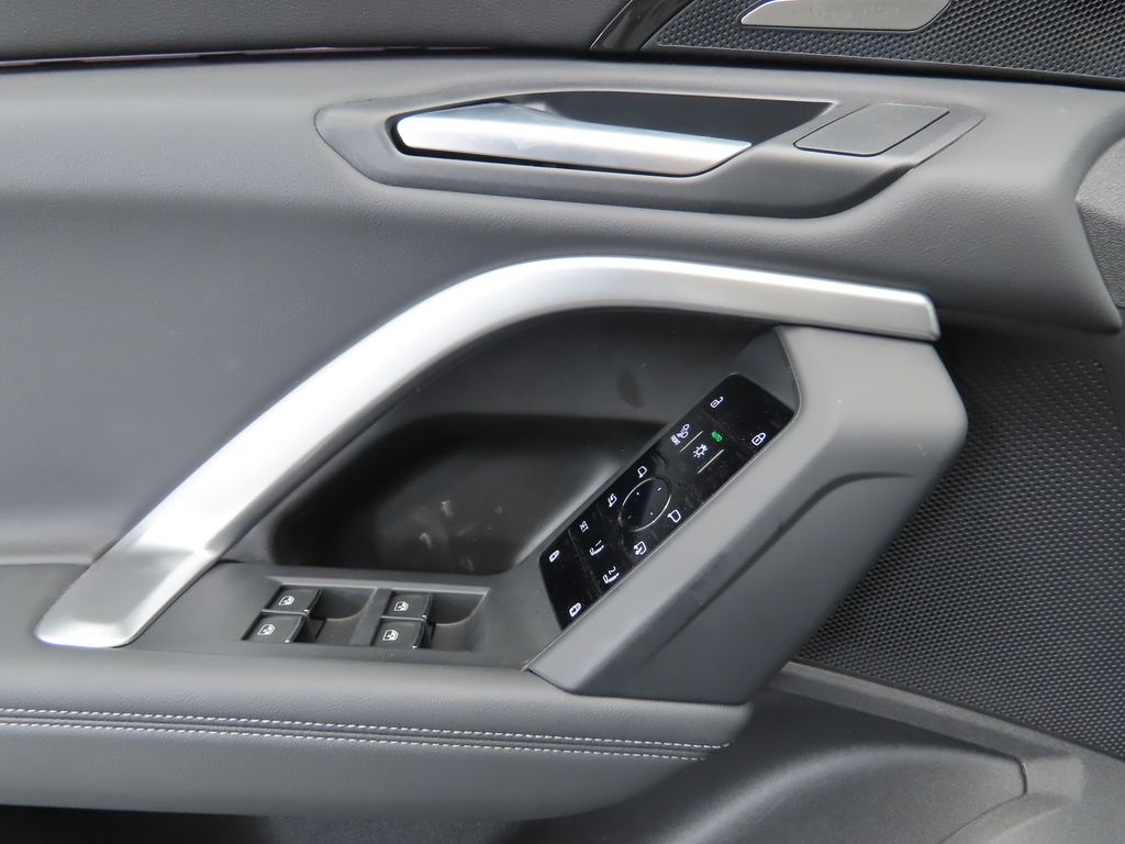 2025 Audi Q5 Premium 25