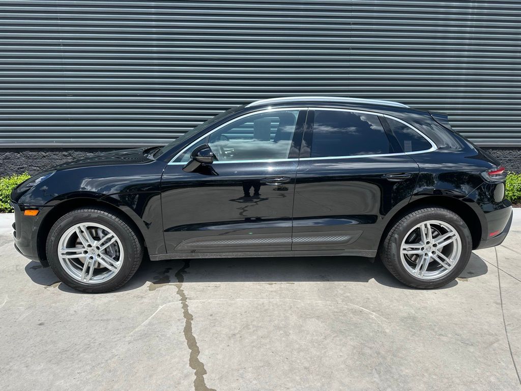 2022 Porsche Macan  2