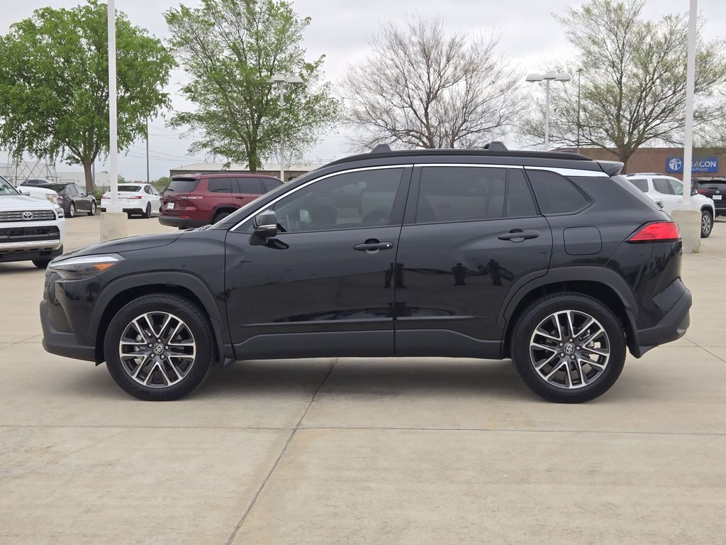 View vehicle photo 4