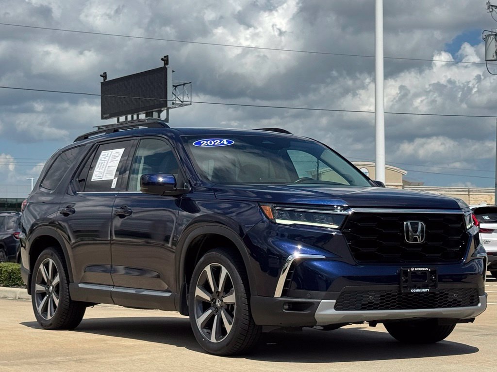 2024 Honda Pilot Touring  at Community Honda