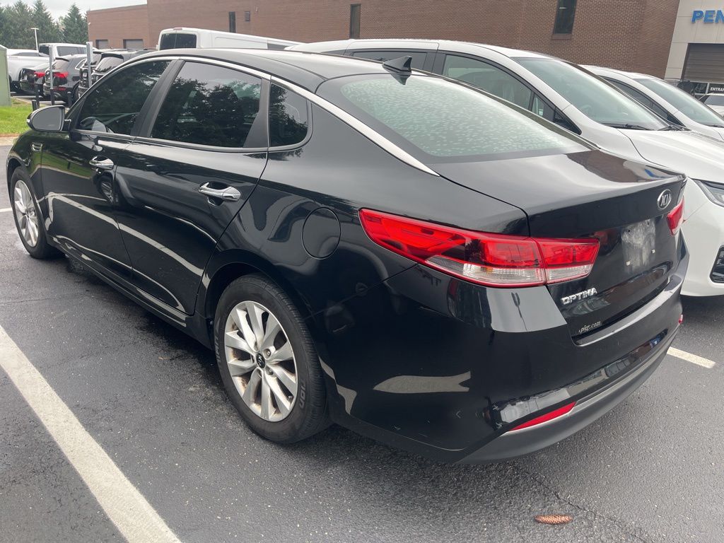 Thumbnail: 2017 Kia Optima - 2