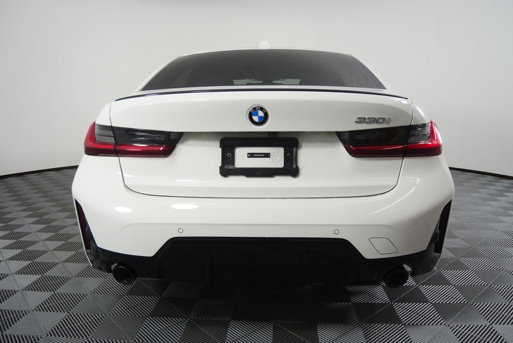 Thumbnail: 2025 BMW 3 Series - 4