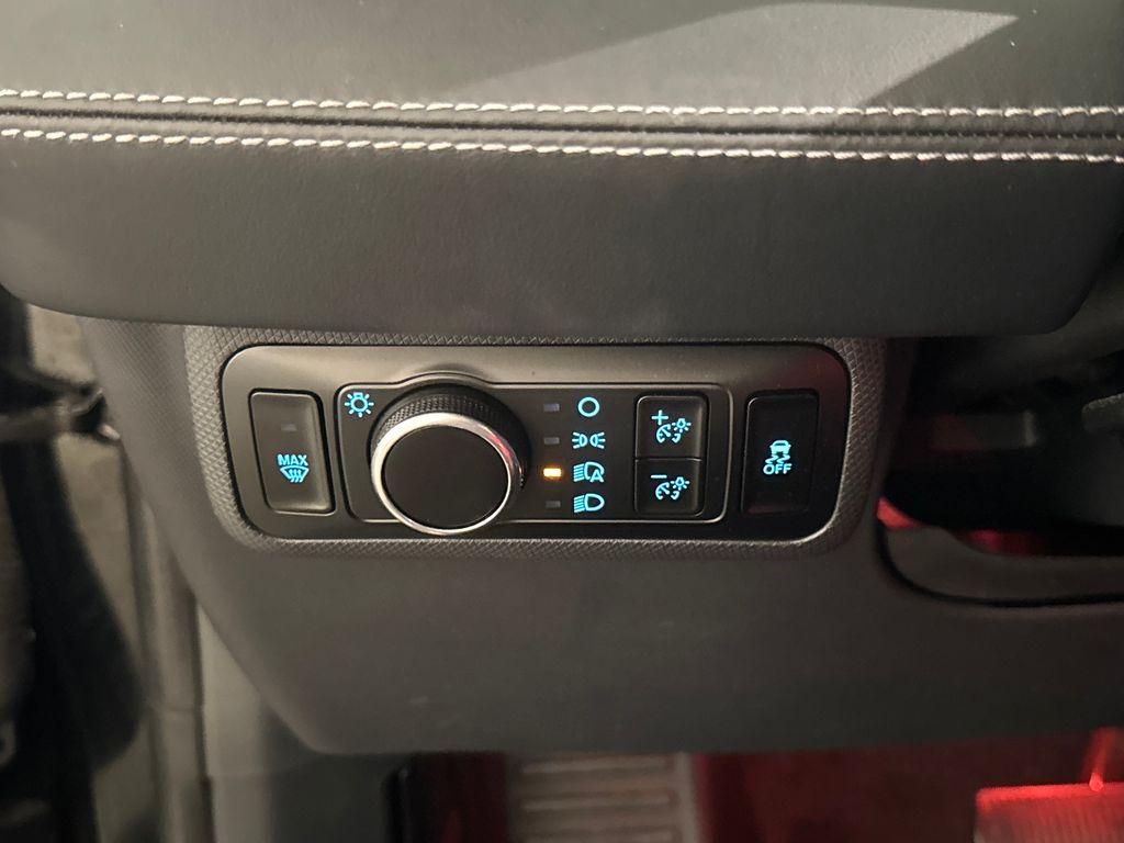 Certified Used 2023 Black Ford Premium image 19