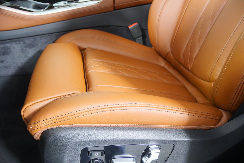 Thumbnail: 2026 BMW X5 - 10