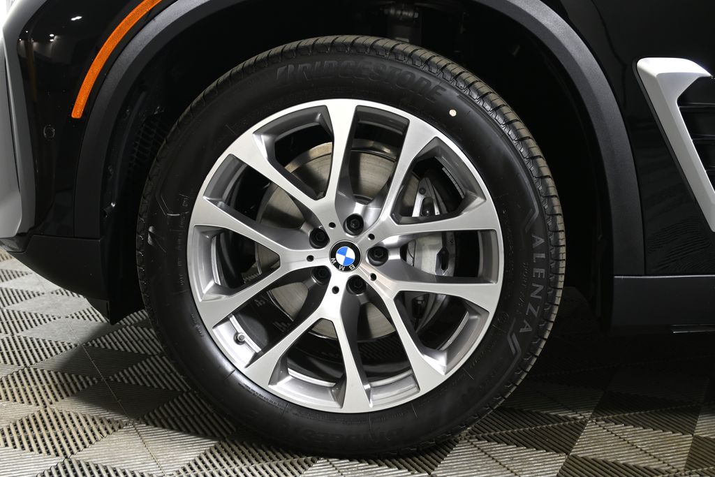 Thumbnail: 2026 BMW X5 - 12