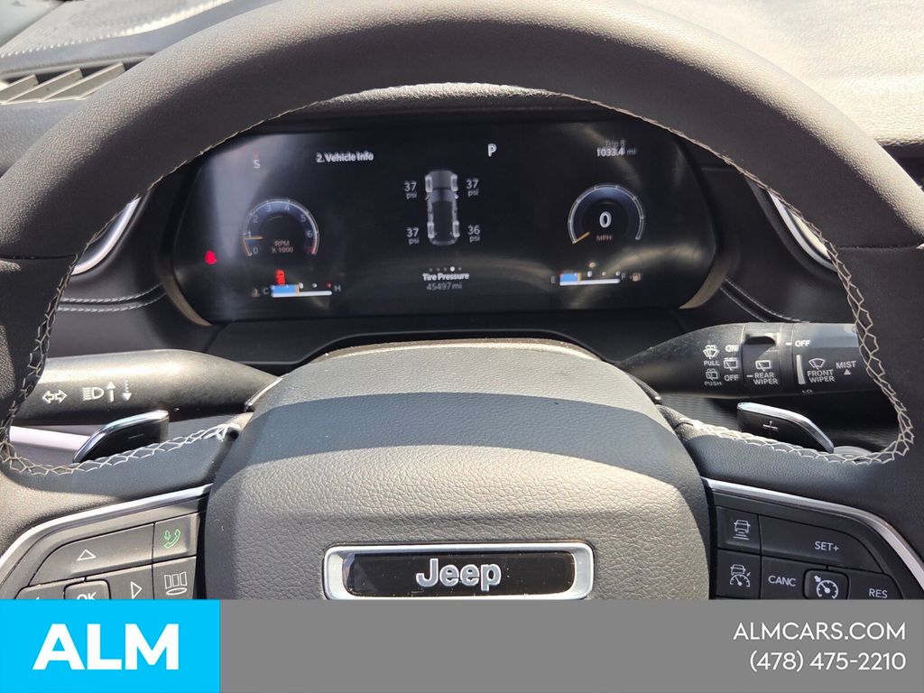 Used 2023 White Jeep Altitude image 26
