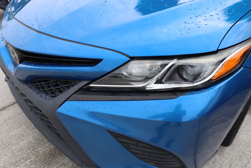 Thumbnail: 2018 Toyota Camry - 3