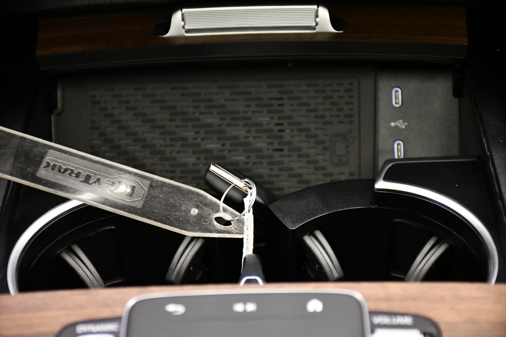 Thumbnail: 2026 Mercedes-Benz GLE - 32