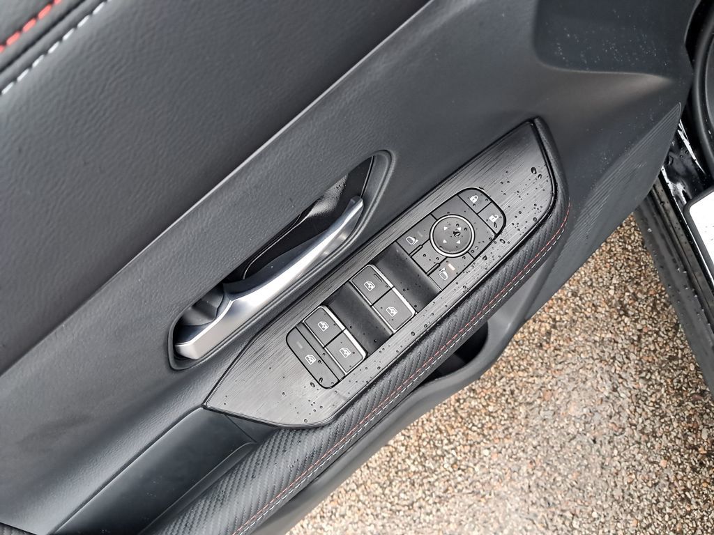 2026 Nissan Kicks SR - 11