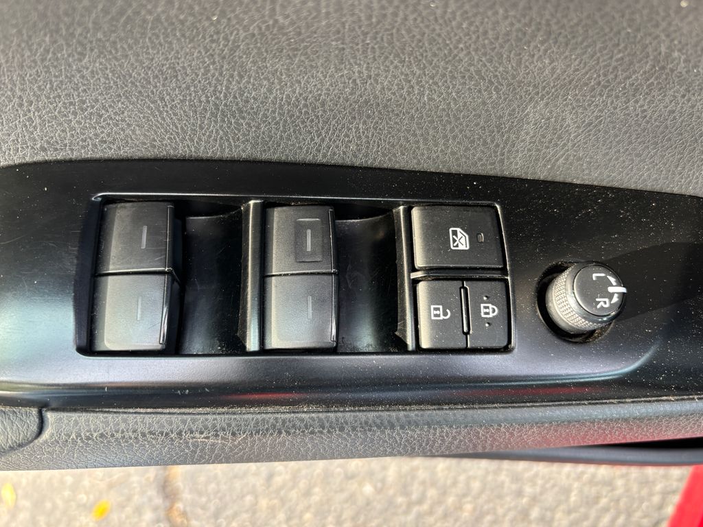 Thumbnail: 2025 Toyota Camry - 27