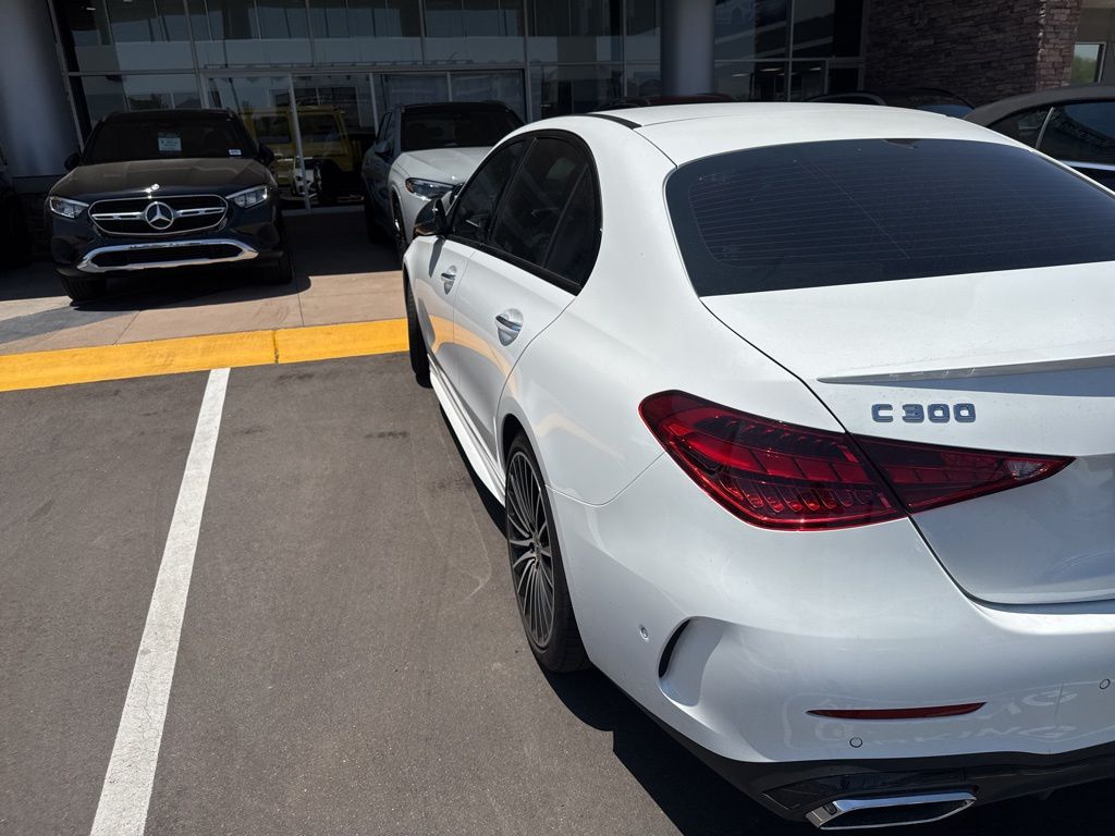 Thumbnail: 2022 Mercedes-Benz C-Class - 4