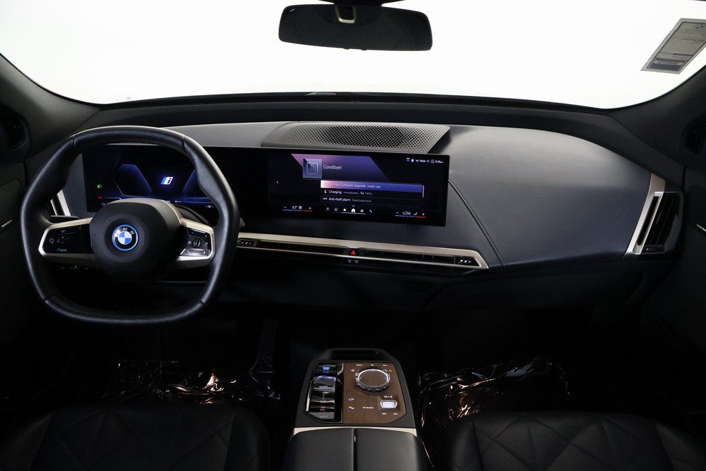 Thumbnail: 2024 BMW iX - 8