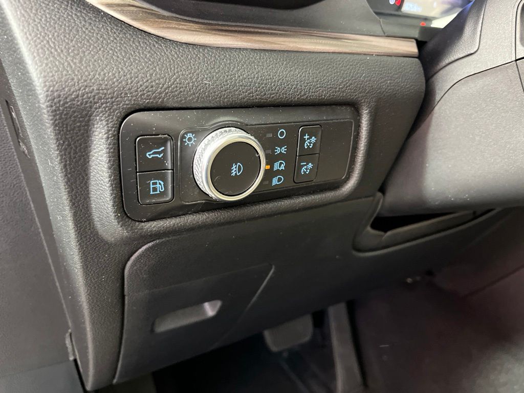 Thumbnail: 2021 Ford Explorer - 30