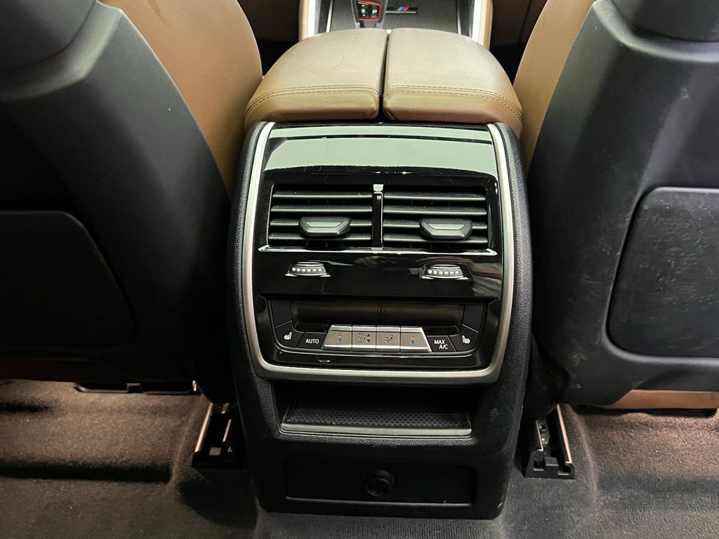 Thumbnail: 2022 BMW X6 - 9