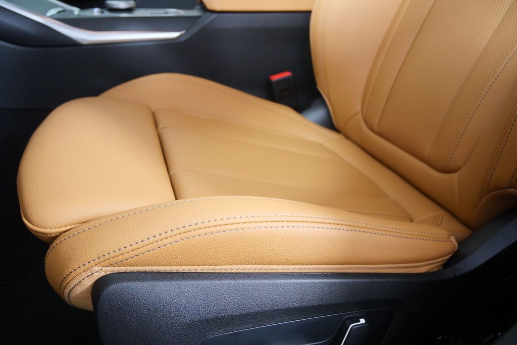 Thumbnail: 2026 BMW 3 Series - 9