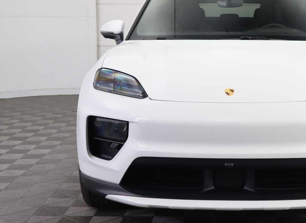 Thumbnail: 2025 Porsche Macan - 12