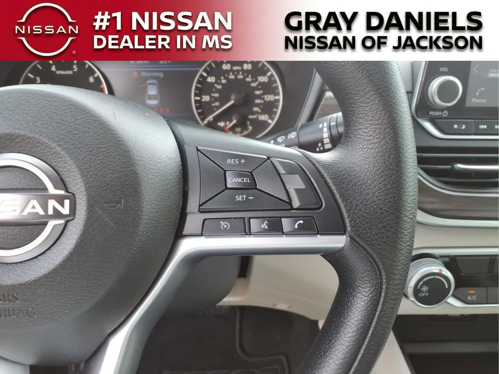 Used 2025 Nissan Altima Sedan