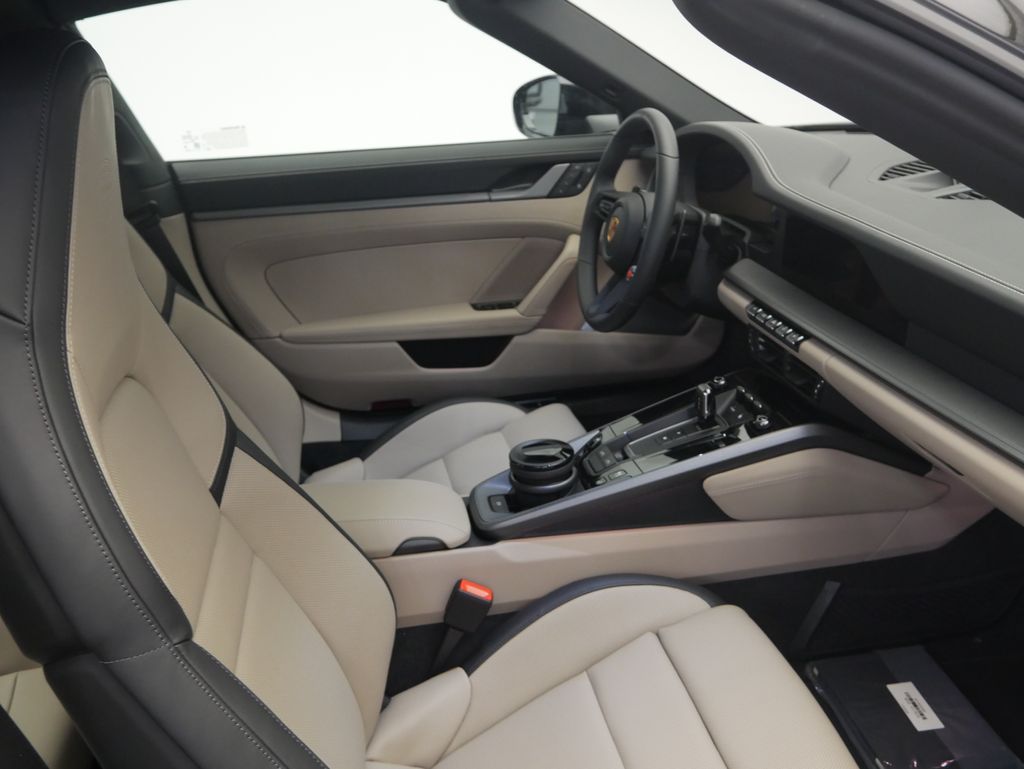 Thumbnail: 2026 Porsche 911 - 24