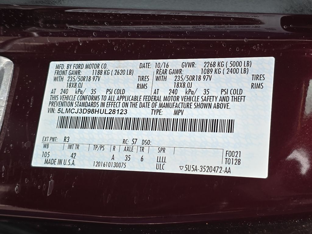 Used 2017 Red Lincoln Reserve image 36