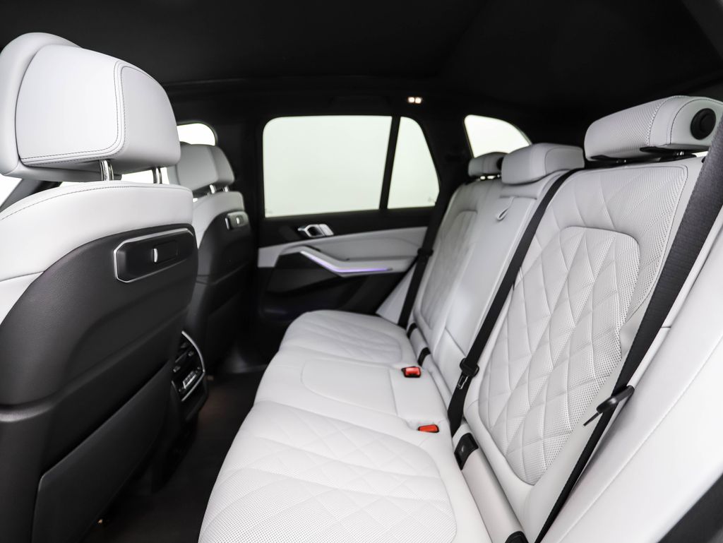 Thumbnail: 2026 BMW X5 - 21