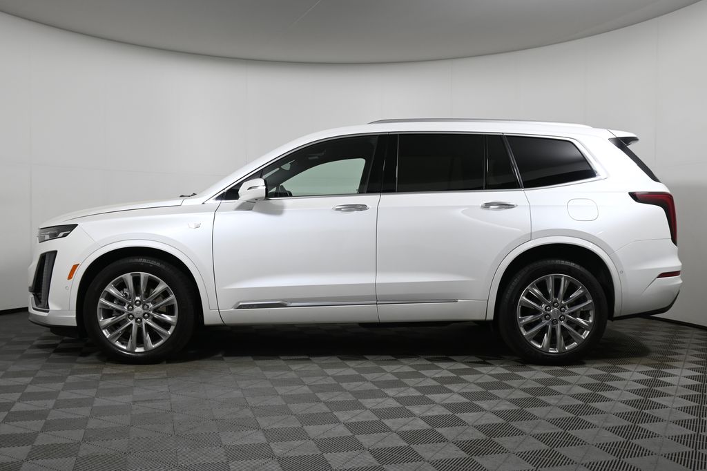 2022 Cadillac XT6 Premium Luxury 2