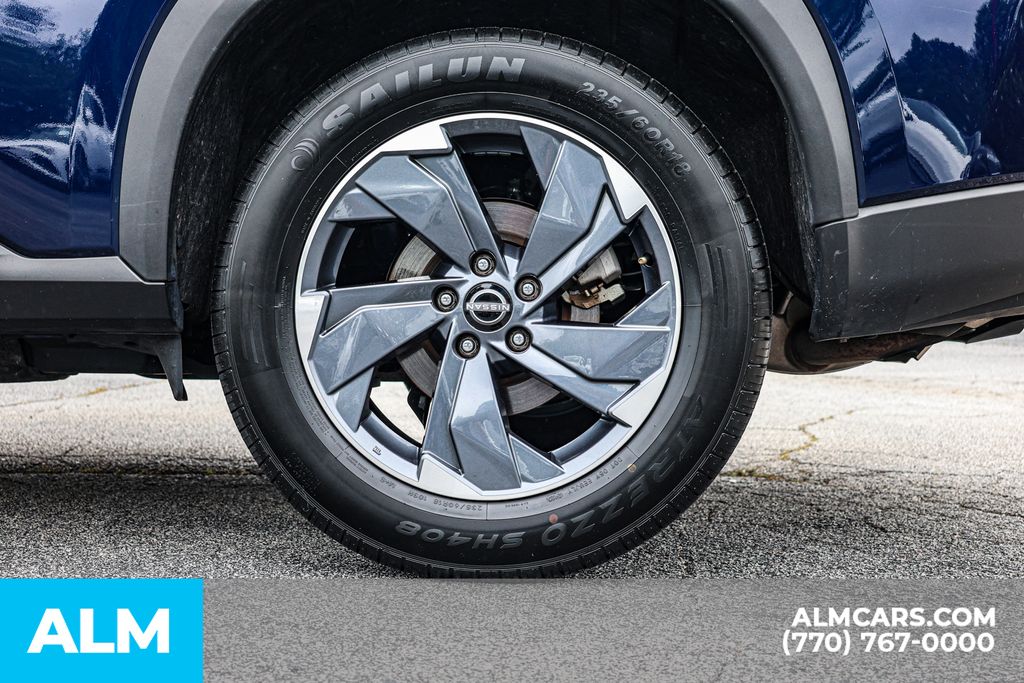 Used 2025 Blue Nissan SV image 17